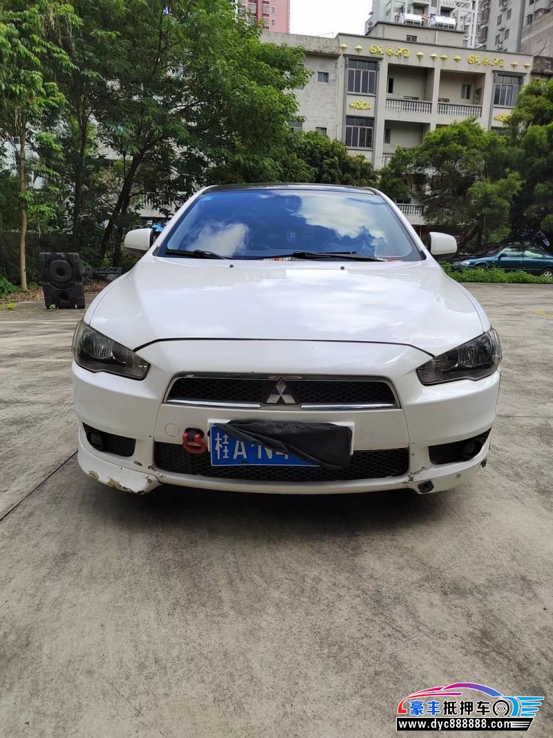 13年三菱翼神轿车抵押车出售