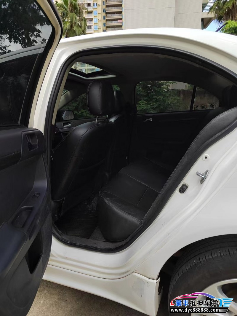 13年三菱翼神轿车抵押车出售