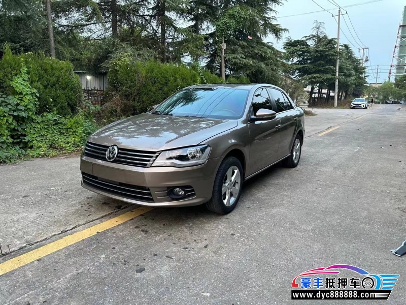 14年大众宝来轿车抵押车出售