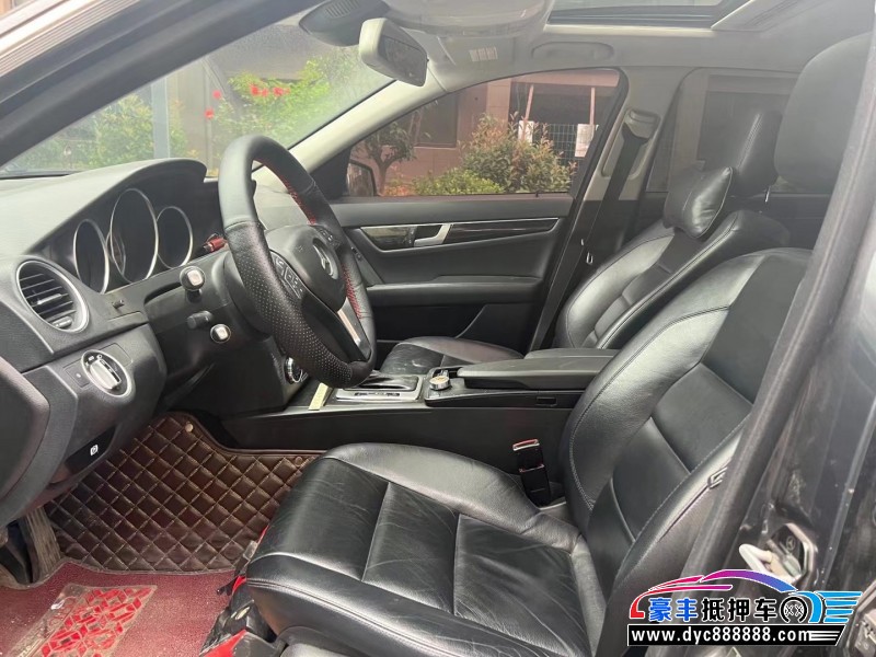 13年奔驰C轿车抵押车出售