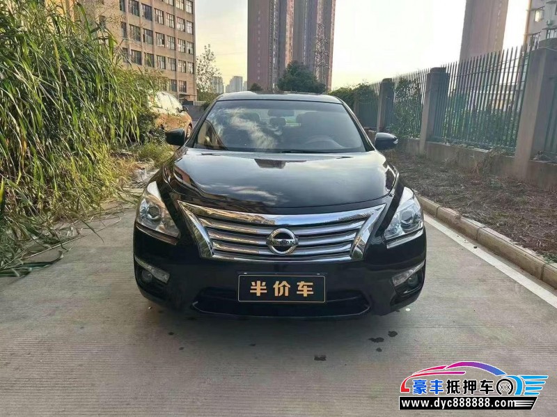 15年日产天籁轿车抵押车出售