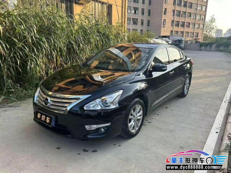 15年日产天籁轿车抵押车出售