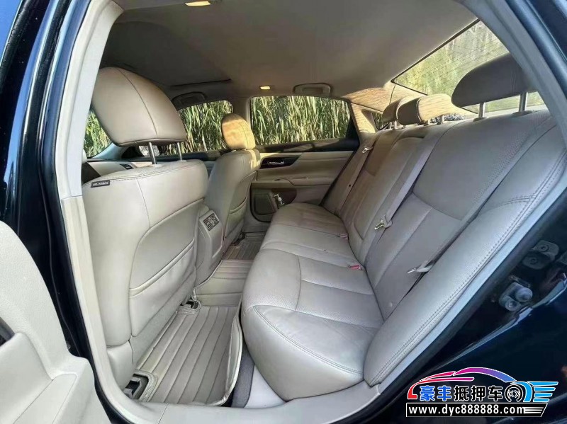 15年日产天籁轿车抵押车出售