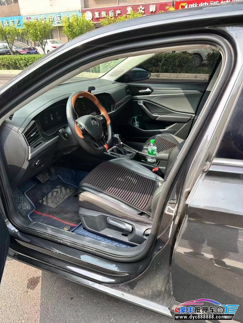 21年大众速腾轿车抵押车出售