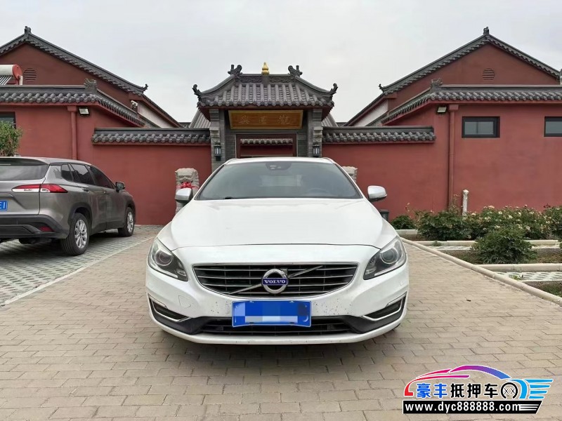14年沃尔沃V60轿车抵押车出售