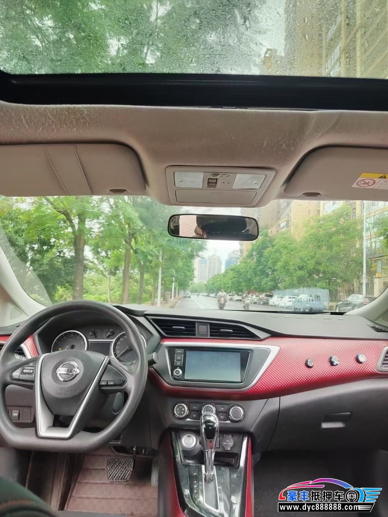 17年日产蓝鸟轿车抵押车出售