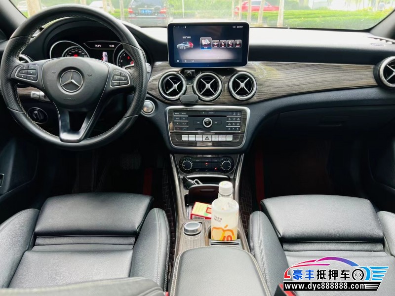 17年奔驰CLA轿车抵押车出售