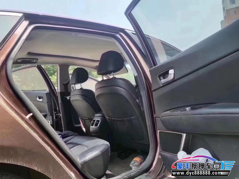 16年起亚K5轿车抵押车出售