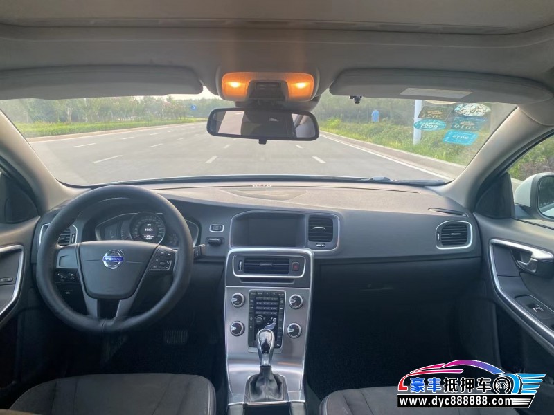 17年沃尔沃S60轿车抵押车出售