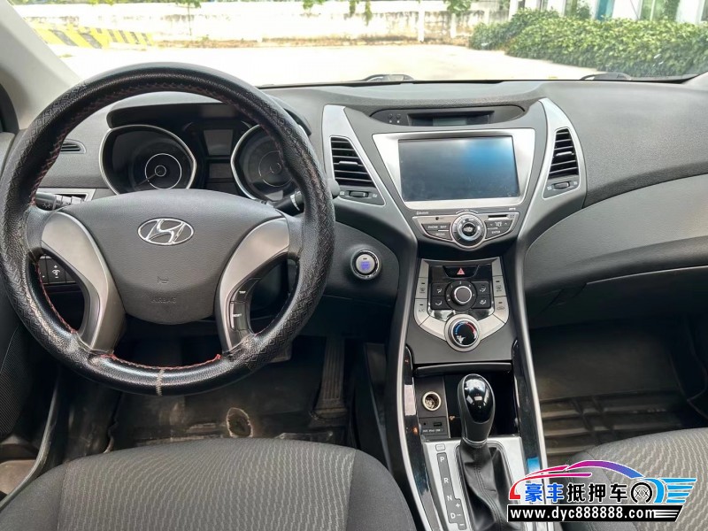 15年现代朗动轿车抵押车出售