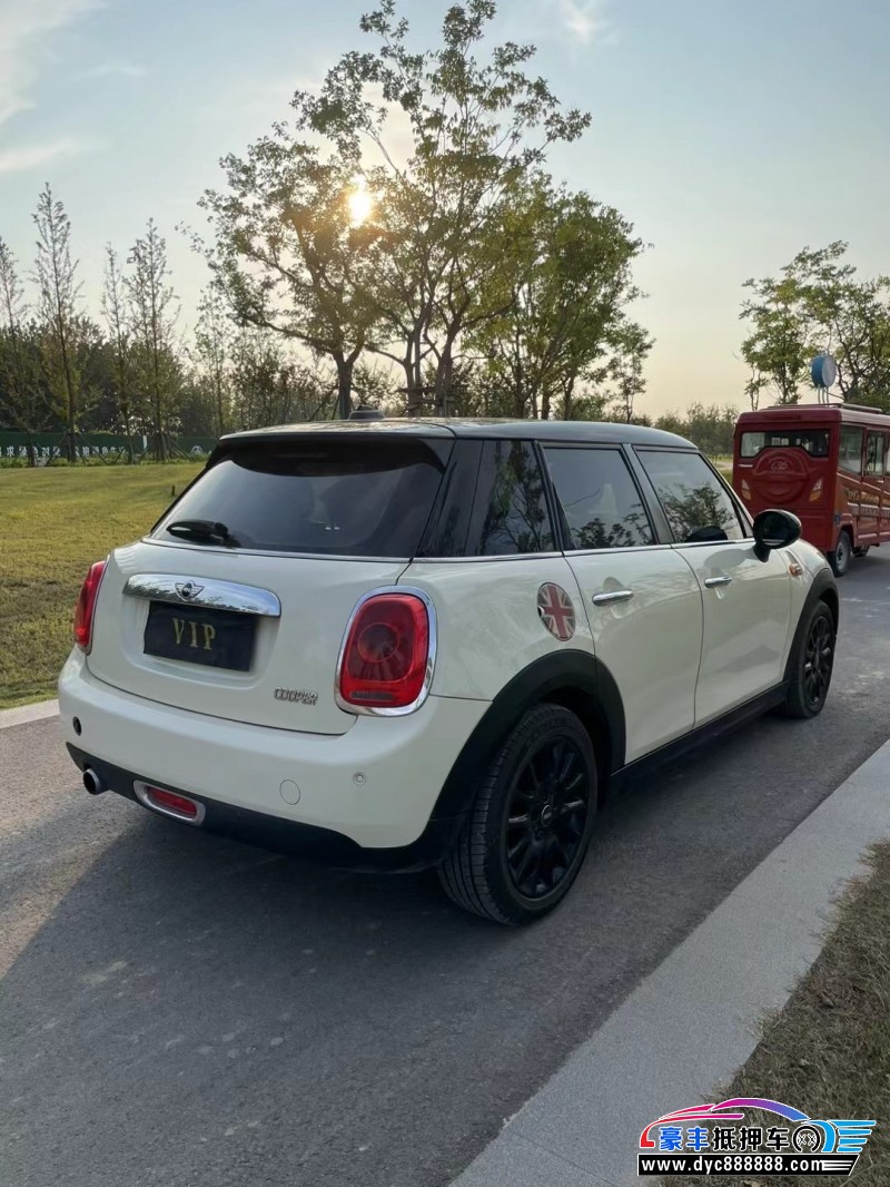 16年宝马MINI轿车抵押车出售