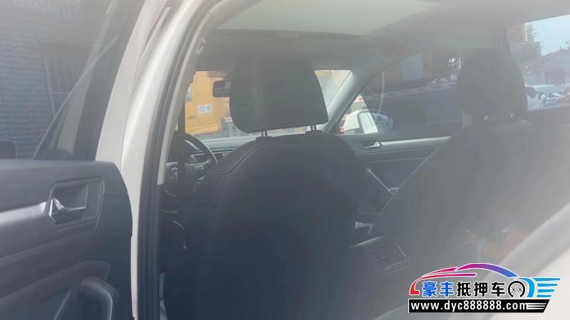 20年大众凌渡轿车抵押车出售