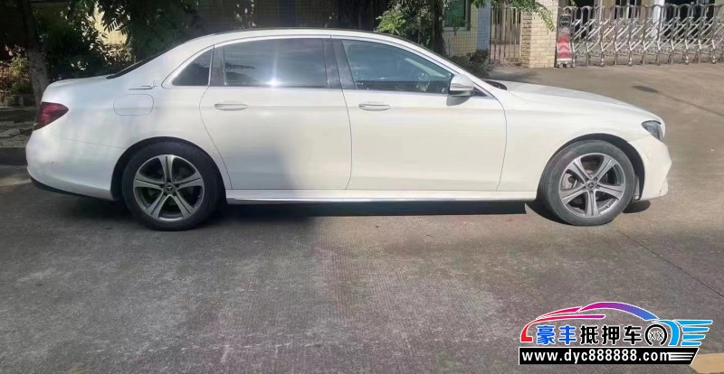 20年奔驰E轿车抵押车出售