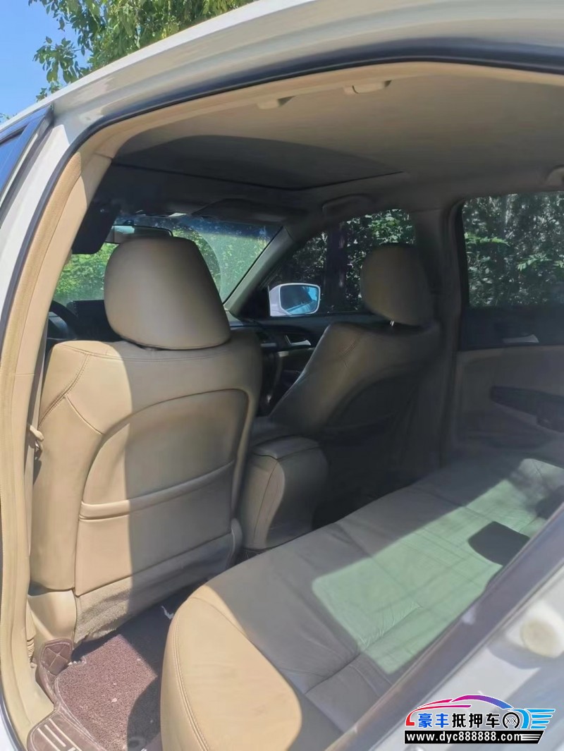 12年本田雅阁轿车抵押车出售