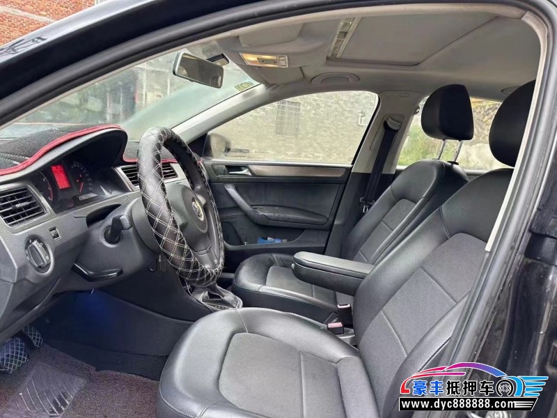 14年大众桑塔纳轿车抵押车出售