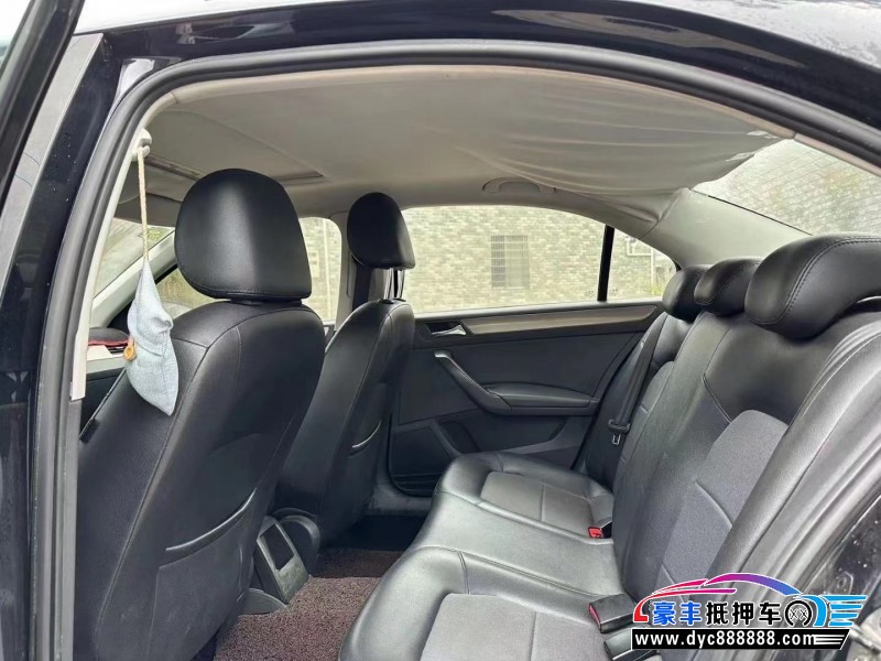 14年大众桑塔纳轿车抵押车出售