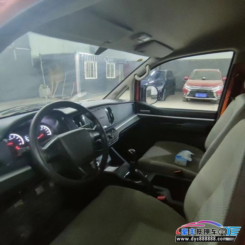 22年东风风行菱智轿车抵押车出售