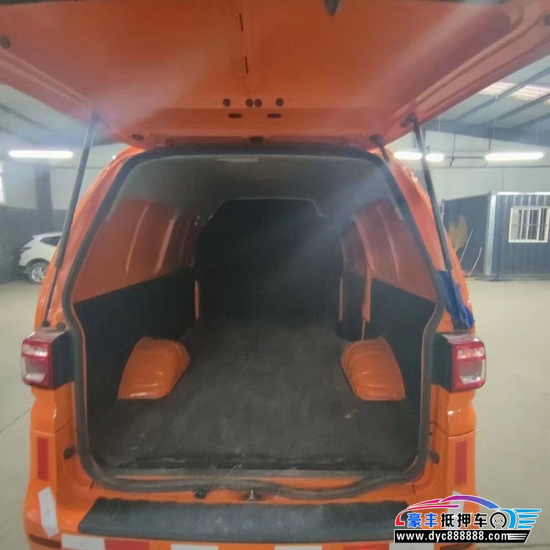 22年东风风行菱智轿车抵押车出售