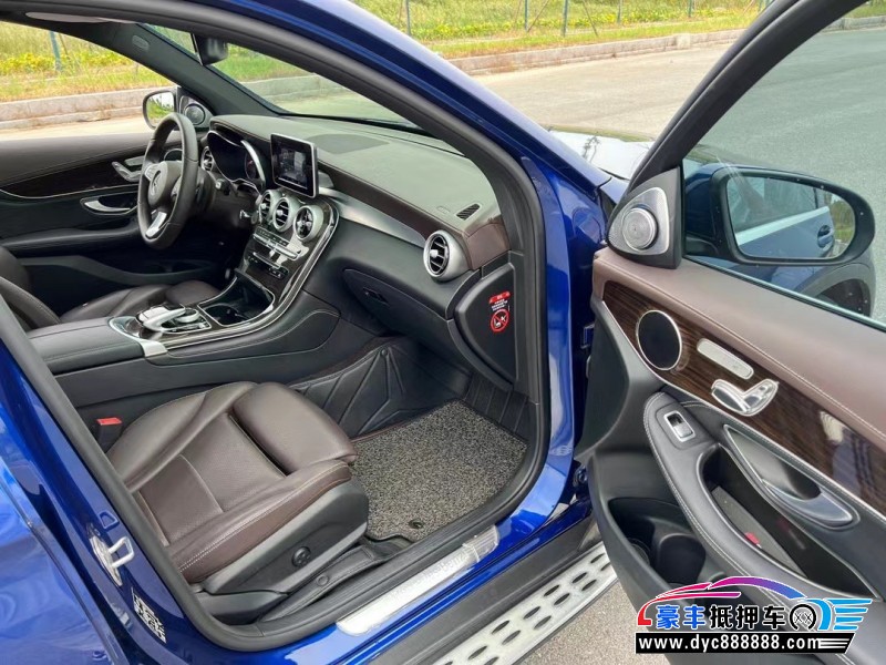 18年奔驰GLC轿车抵押车出售