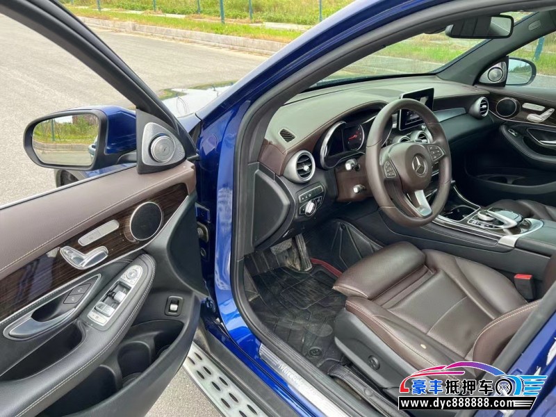 18年奔驰GLC轿车抵押车出售