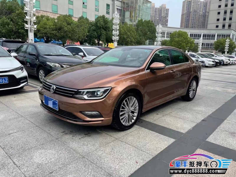 15年大众凌渡轿车抵押车出售