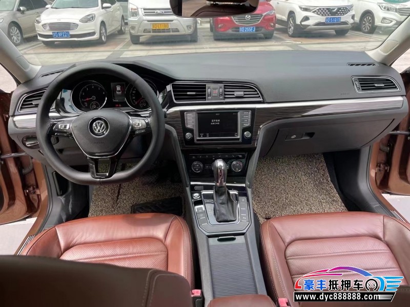 15年大众凌渡轿车抵押车出售