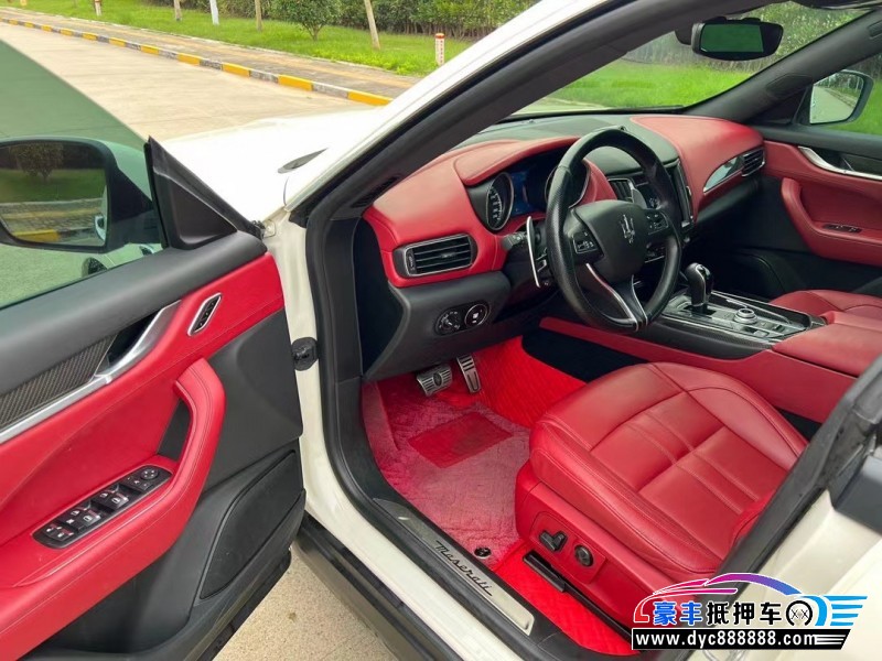 19年玛莎拉蒂莱万特轿车抵押车出售