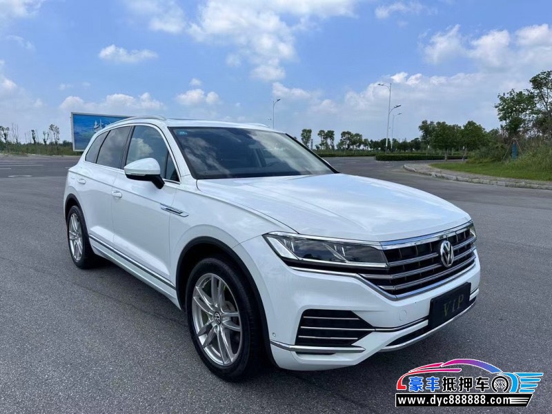 20年大众途锐轿车抵押车出售