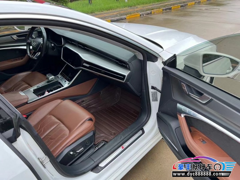 19年奥迪A7轿车抵押车出售