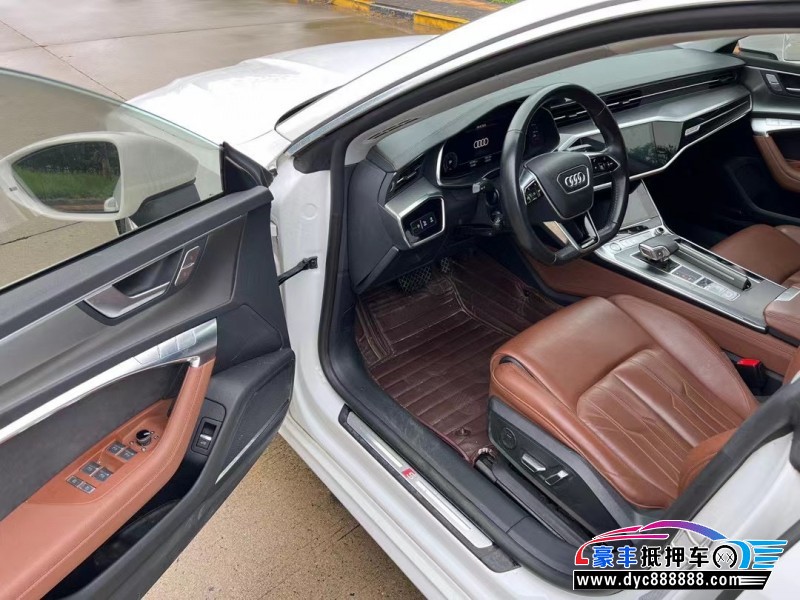 19年奥迪A7轿车抵押车出售