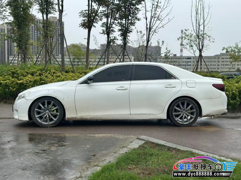 12年丰田锐志轿车抵押车出售