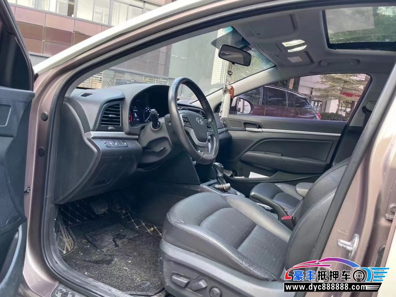 16年现代领动轿车抵押车出售