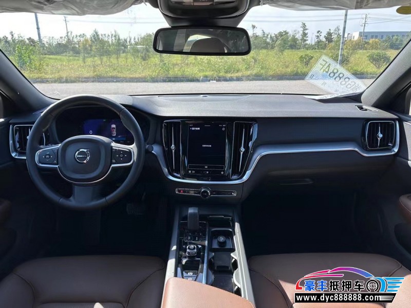 23年沃尔沃S60轿车抵押车出售