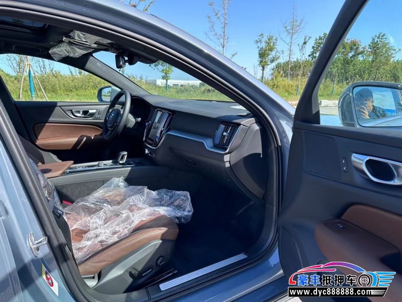 23年沃尔沃S60轿车抵押车出售