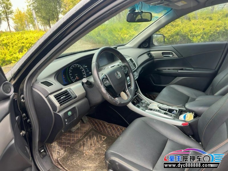 17年本田雅阁轿车抵押车出售