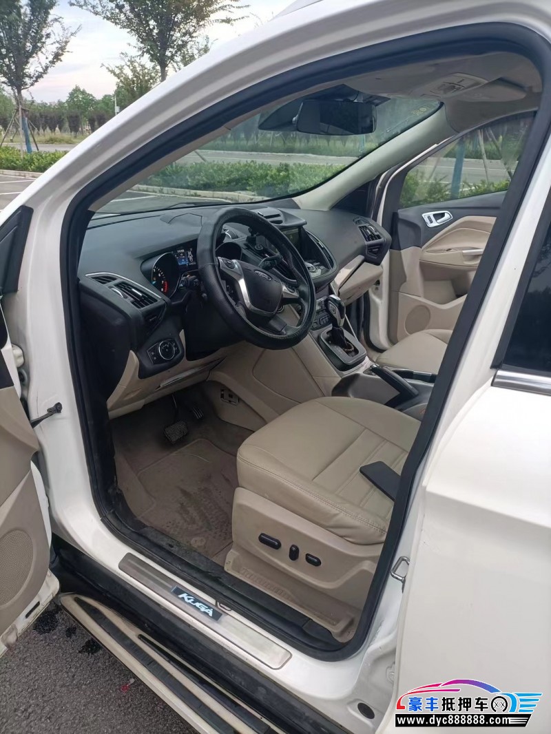 15年福特翼虎轿车抵押车出售