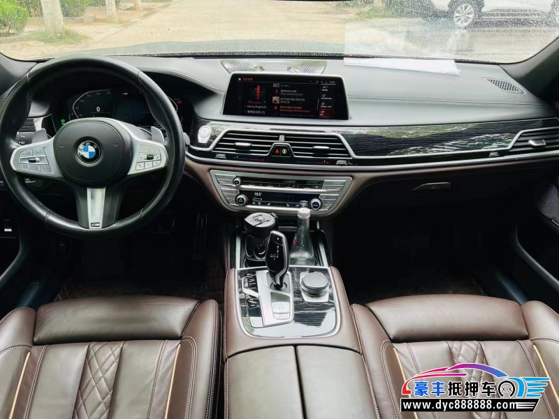 20年宝马7系轿车抵押车出售