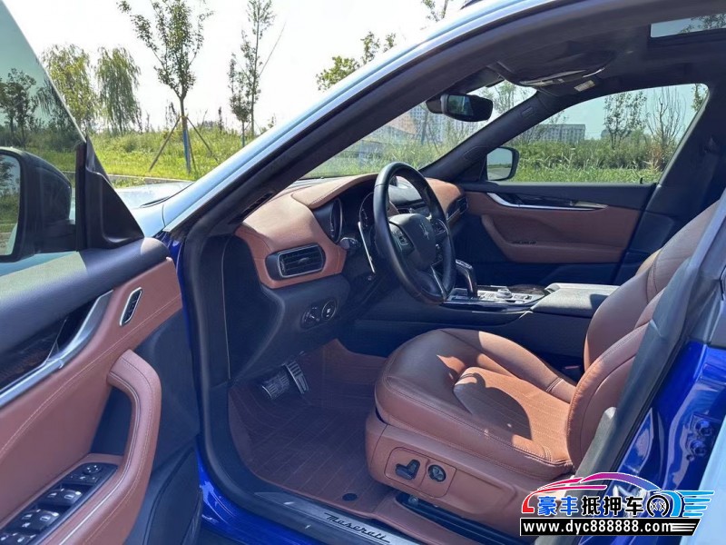 20年玛莎拉蒂莱万特轿车抵押车出售