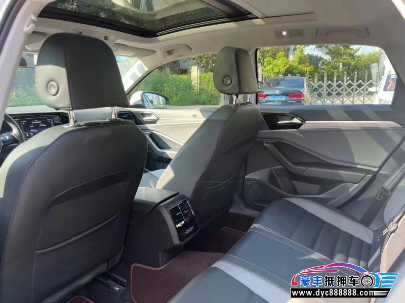 20年大众速腾轿车抵押车出售