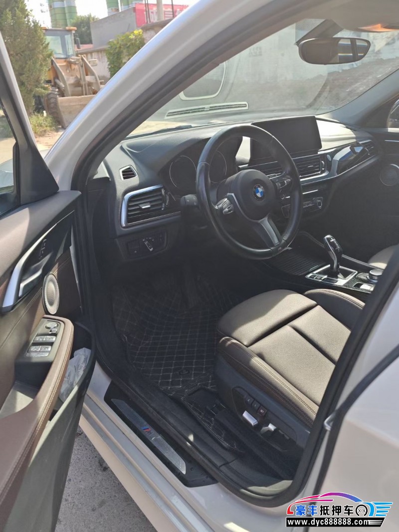 22年宝马1系轿车抵押车出售