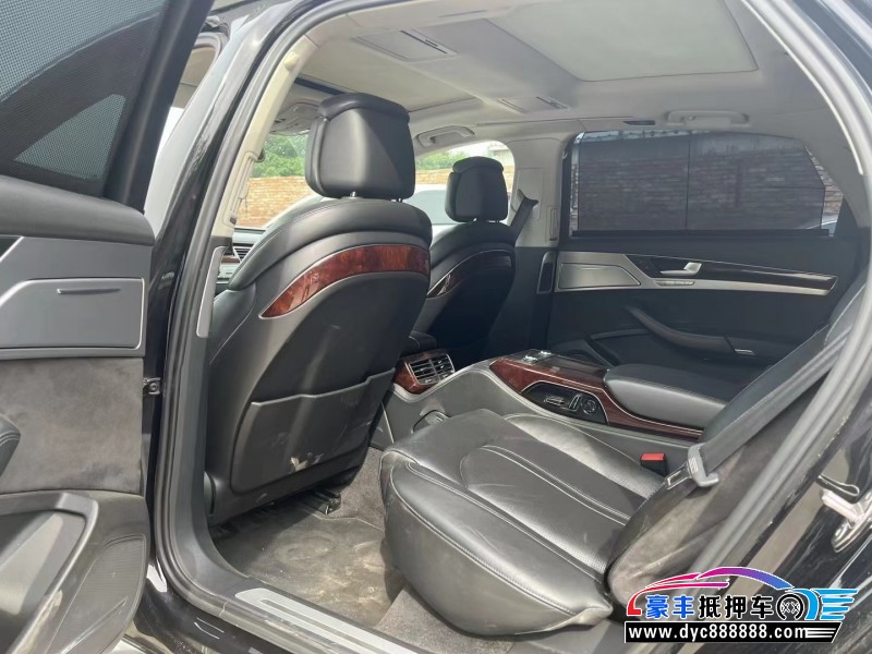 12年奥迪A8轿车抵押车出售