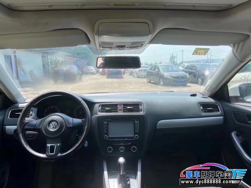 14年大众速腾轿车抵押车出售