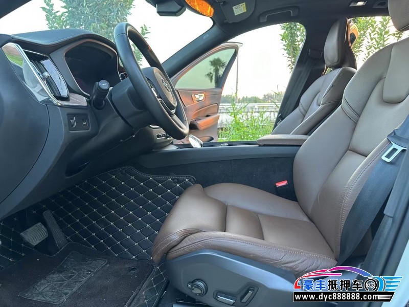22年沃尔沃XC60轿车抵押车出售