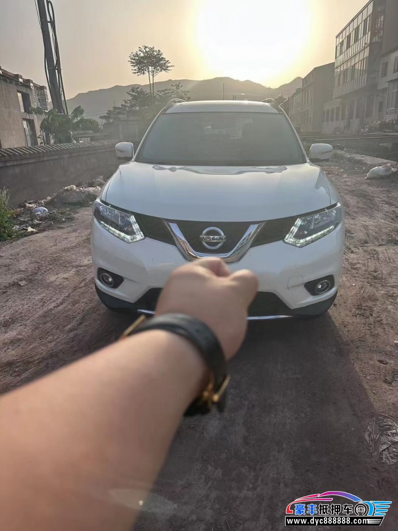 16年日产奇骏轿车抵押车出售