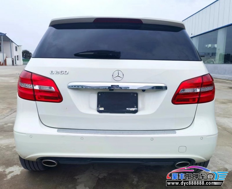 14年奔驰B轿车抵押车出售