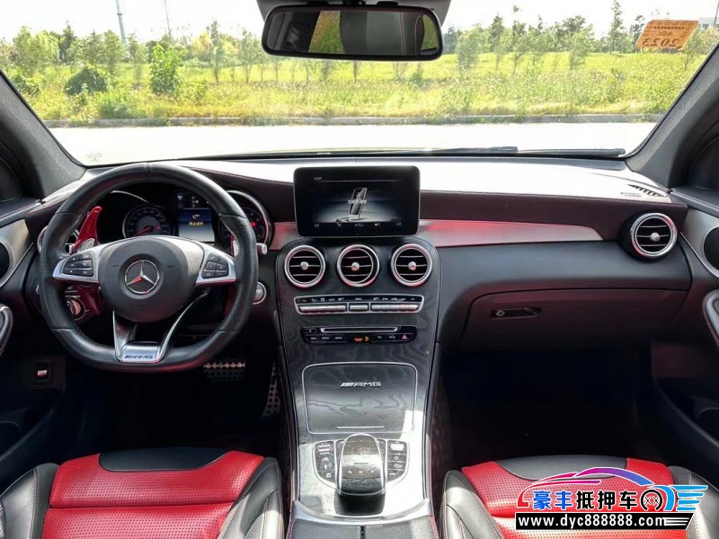 19年奔驰GLC轿车抵押车出售