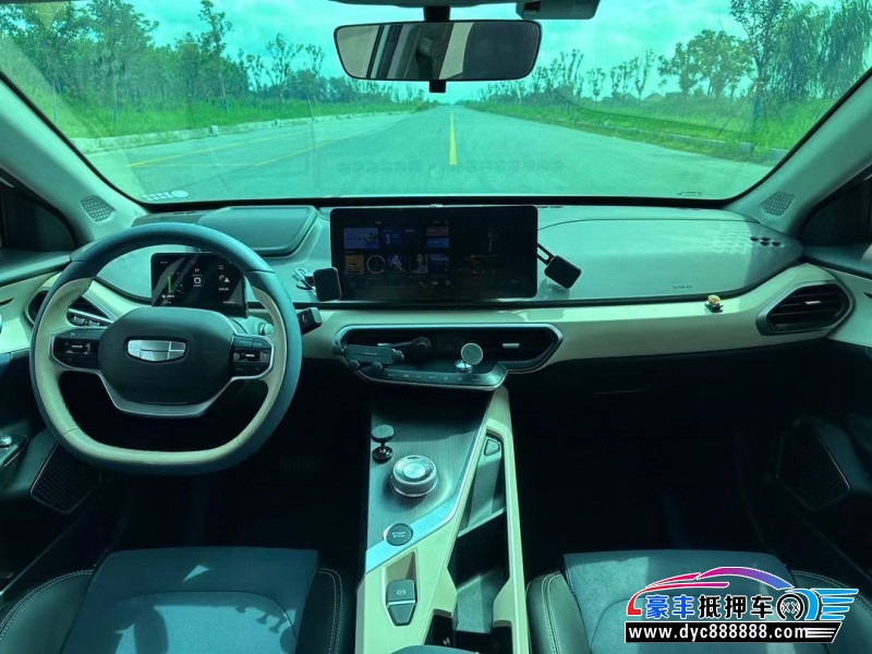 22年吉利几何轿车抵押车出售