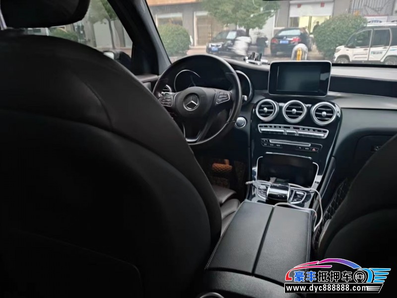 19年奔驰GLCSUV抵押车出售