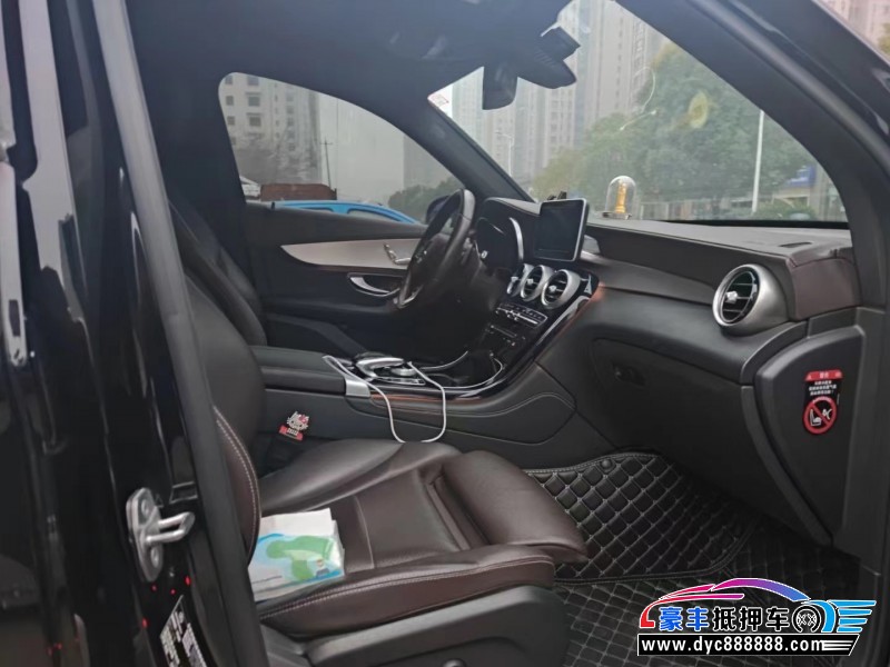 19年奔驰GLCSUV抵押车出售