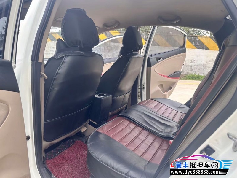 16年现代瑞纳轿车抵押车出售